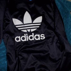 ADIDAS crewneck SIZE MEDIUM WOMEN NAVY BLUE :)